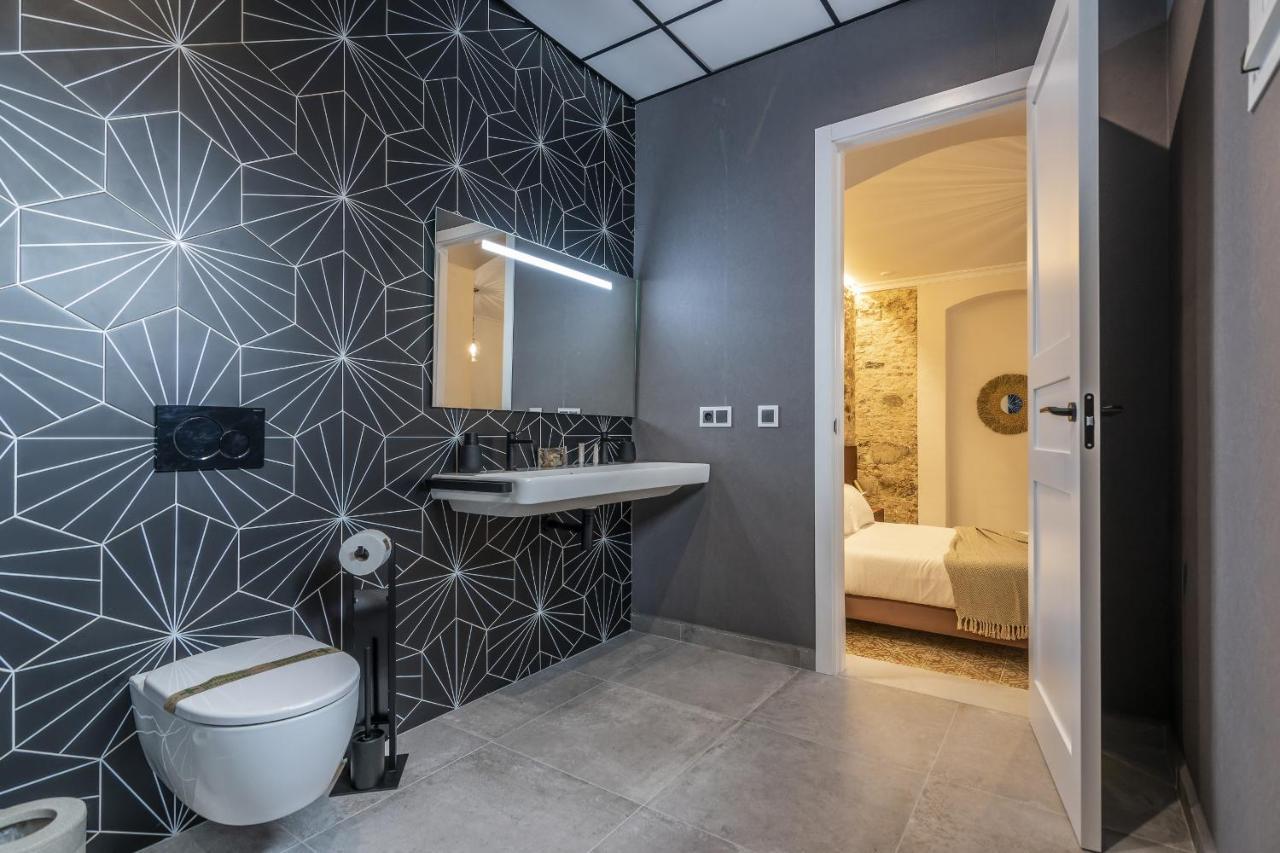Trajano Premium Estudios By H Ayamonte Eksteriør bilde
