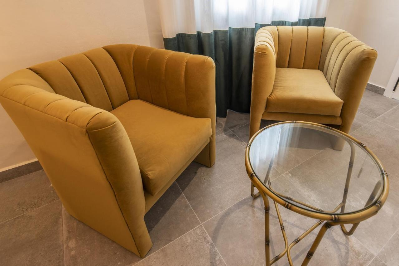 Trajano Premium Estudios By H Ayamonte Eksteriør bilde